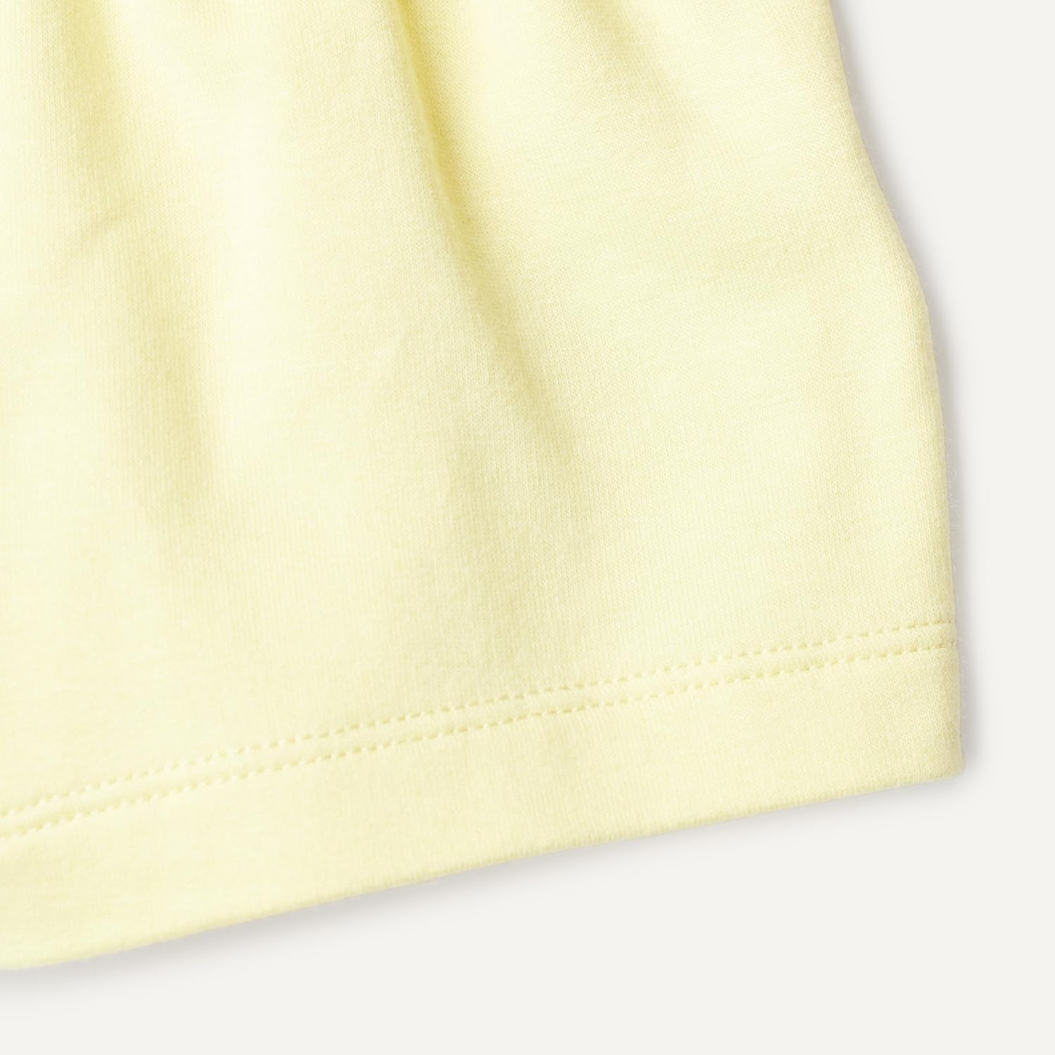 Detalle de Amazon Essentials x Sofia Grainge Baby- und Kleinkinder-Set aus French Terry (Sweatshirt & Shorts)