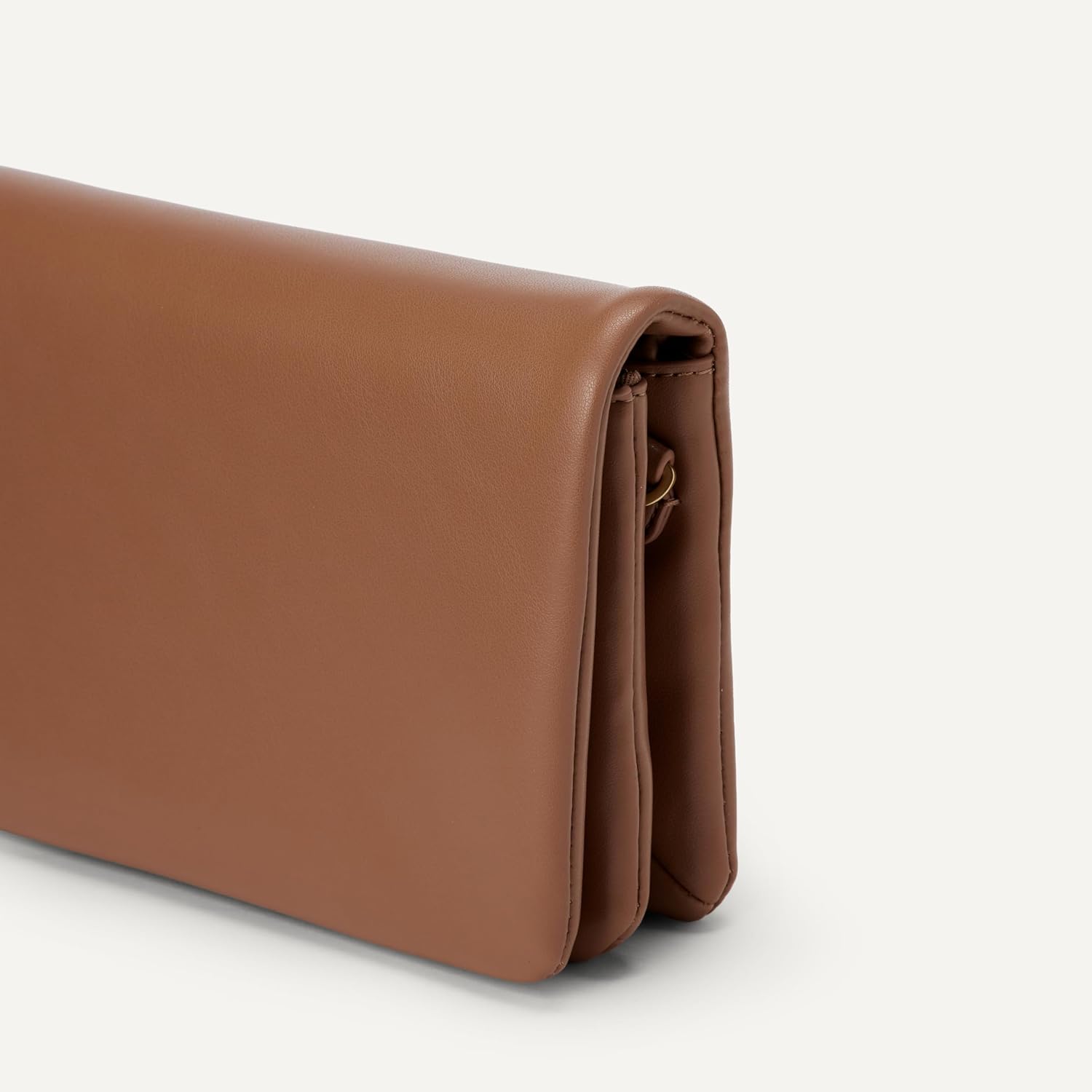 Thumbnail 3 de Amazon Essentials Women's Lightweight Clutch Crossbody Bag