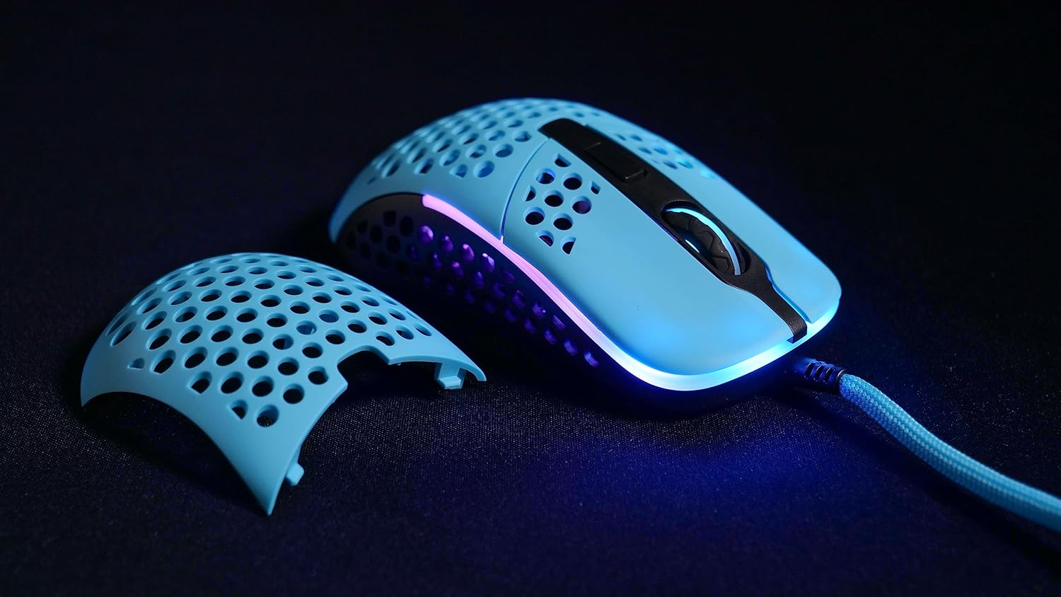 Detalle de Xtrfy M42 RGB – Ultraleichte Gaming-Maus in Miami-Blau (M42-RGB-BLUE)