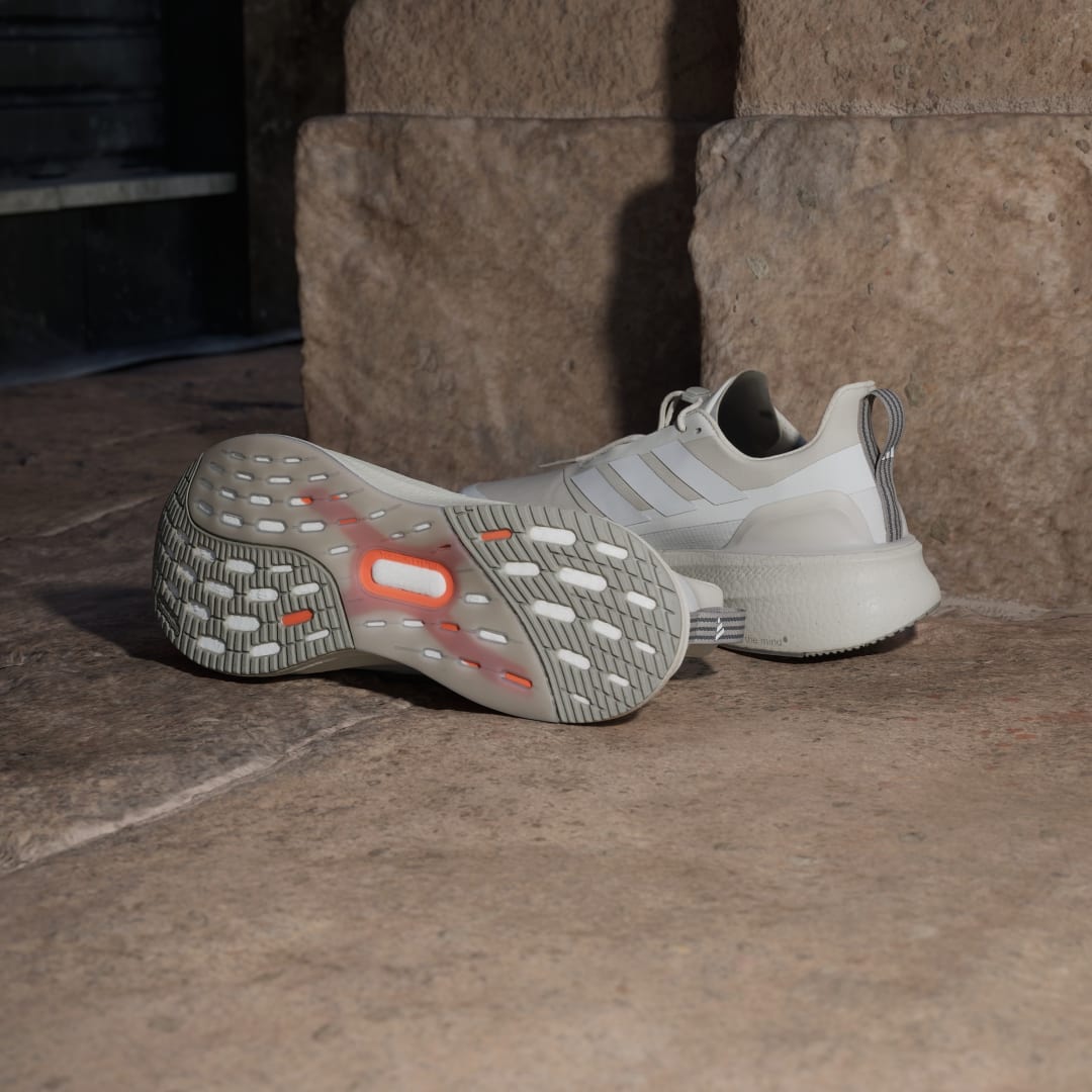 Detalle de Zapatilla de running Ultraboost 5 Hermanos Koumori de Adidas