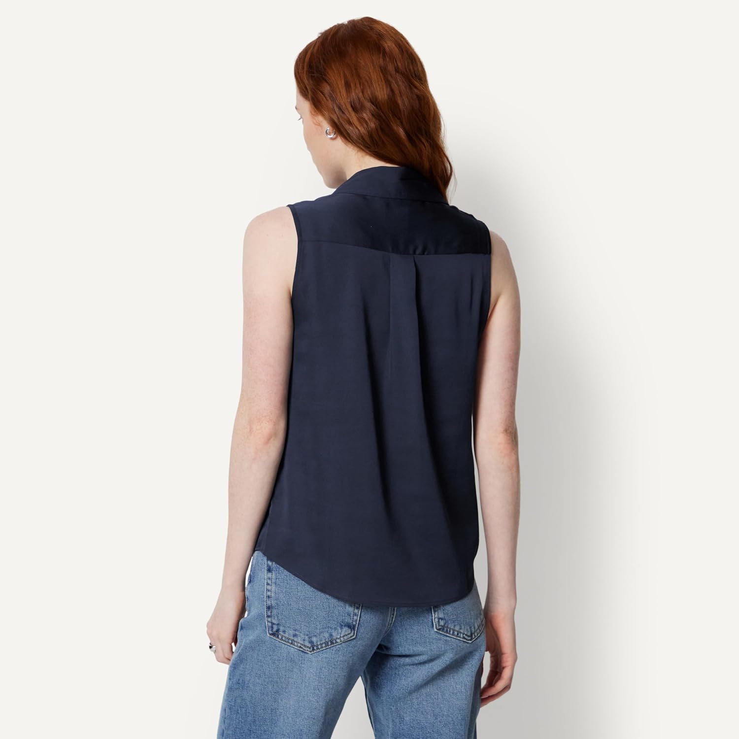 Detalle 2 de Amazon Essentials Damen Ärmellose Bluse mit Knopfleiste in normaler Passform