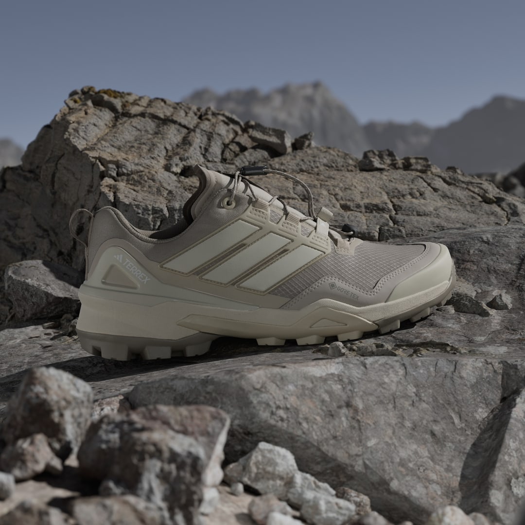 Detalle de Adidas Terrex Skychaser GORE-TEX Hiking: zapatilla de trekking impermeable en Beige