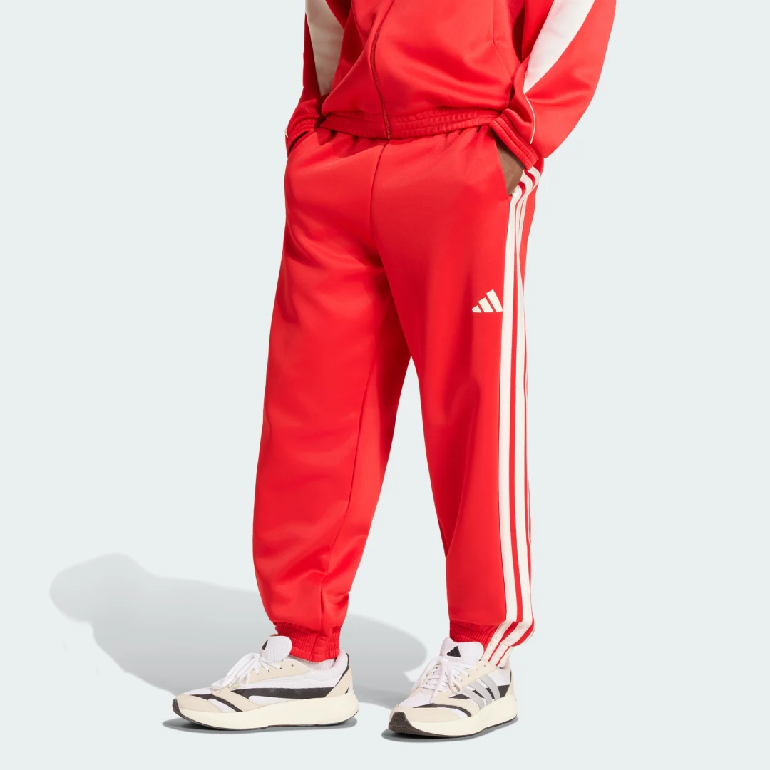 Detalle de Pantalón Stadium de Adidas – Rojo