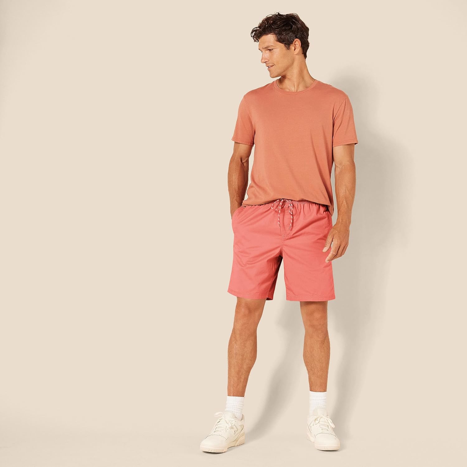 Thumbnail 2 de Amazon Essentials Men's Relaxed Fit 8" Cotton Elasticated Waist Shorts