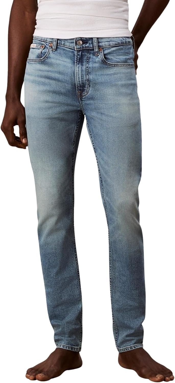 Detalle de Calvin Klein Jeans Homme : un essentiel de dressing pour un look sobre