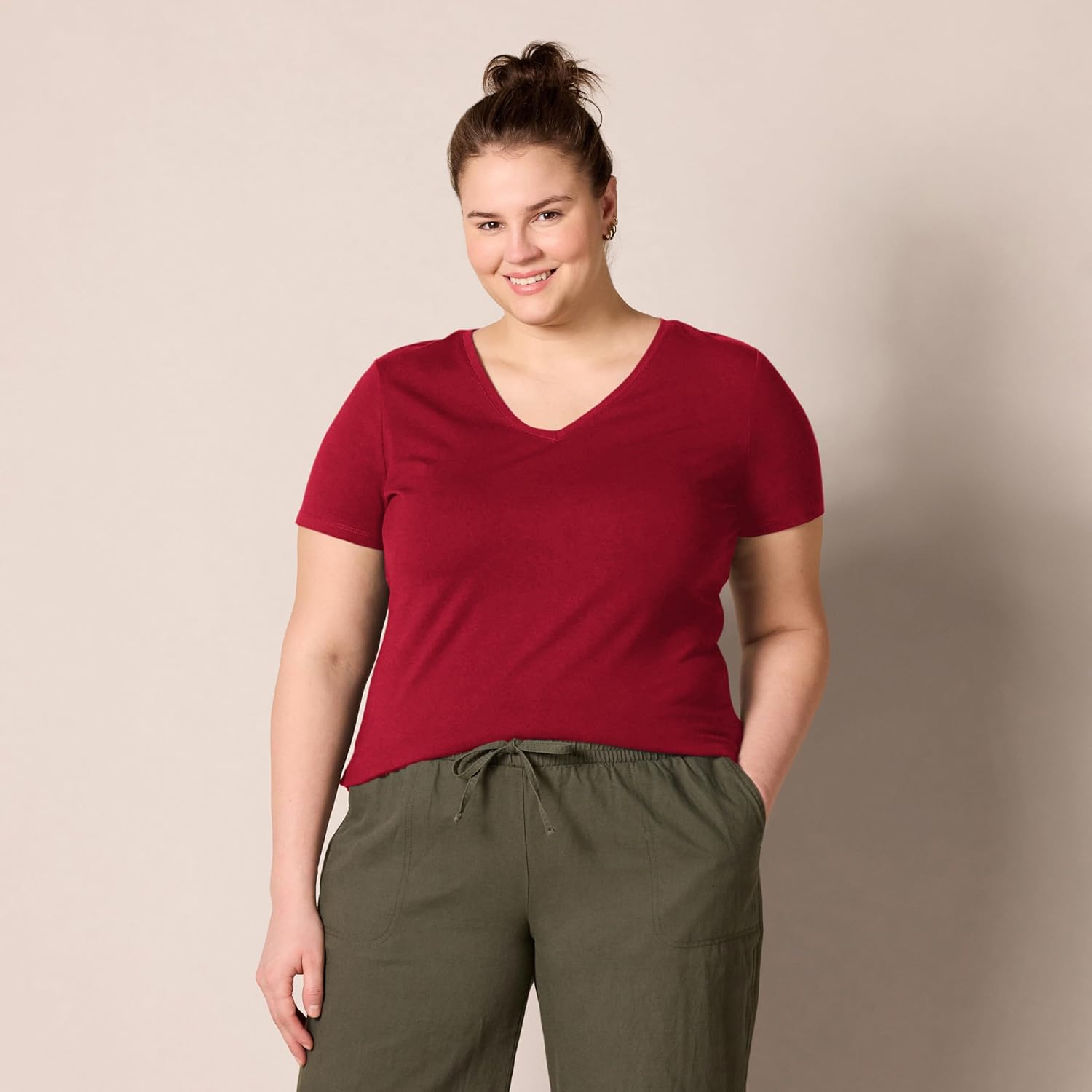 Thumbnail 5 de Amazon Essentials Damen Kurzarm-T-Shirt Regular Fit – Rundhals- oder V-Ausschnitt, Multi-Packs