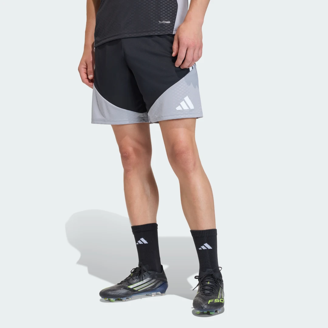 Imagen de Pantalón corto de entrenamiento Tiro 26 Competition de Adidas en OfertitasTOP