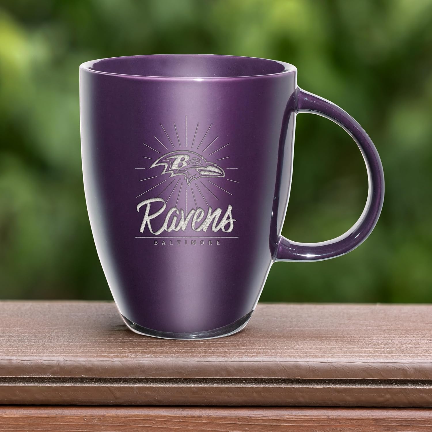 Detalle 2 de Rico Industries NFL Football Sunburst 18oz Laser Engraved Ceramic Lustre Mug
