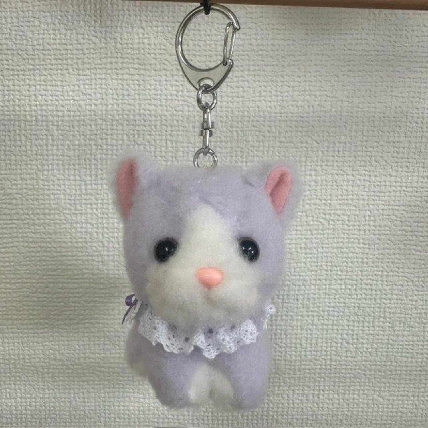 Detalle 2 de たけのこ ふわもこシリーズ ネコ パープル 50006 キーチェーン付き 約H10cm