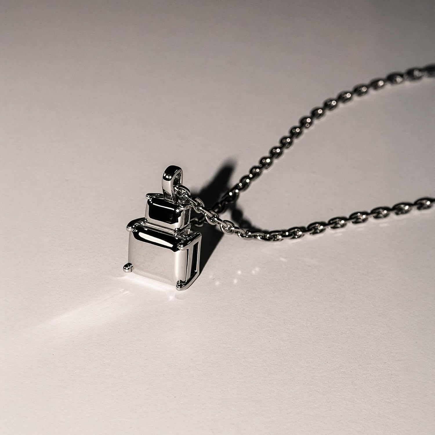 Detalle 2 de LIEBESKIND BERLIN Damen Schmuck im Diamond Design – Halskette aus Edelstahl, 47 cm