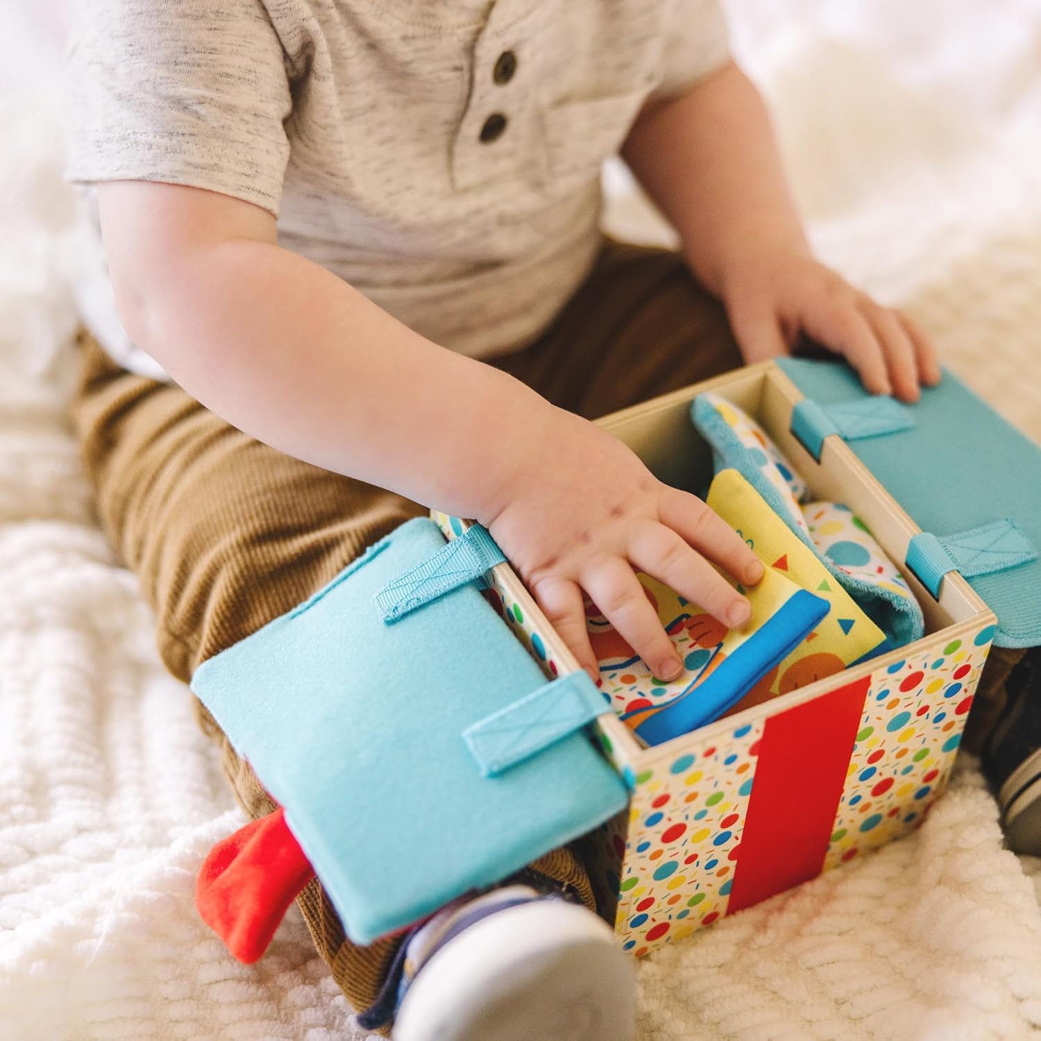 Thumbnail 4 de Melissa & Doug Überraschungs-Box aus Holz Babyspielzeug