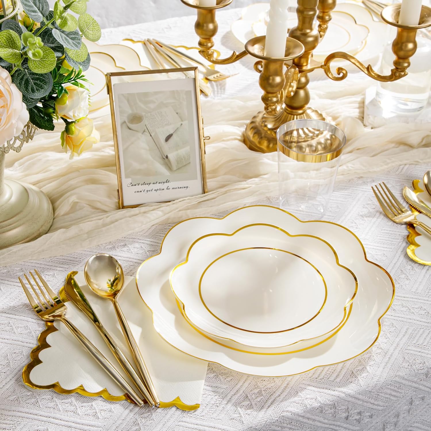 Thumbnail 1 de Wonderful Ivory Plastic Plates 350pcs for 50 Guests