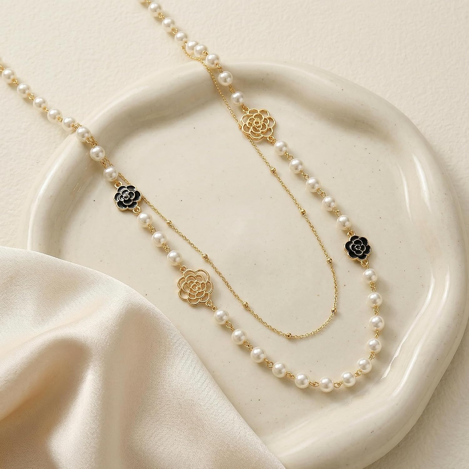 Detalle 2 de TtandZed Faux Pearl Necklace, Double Strand