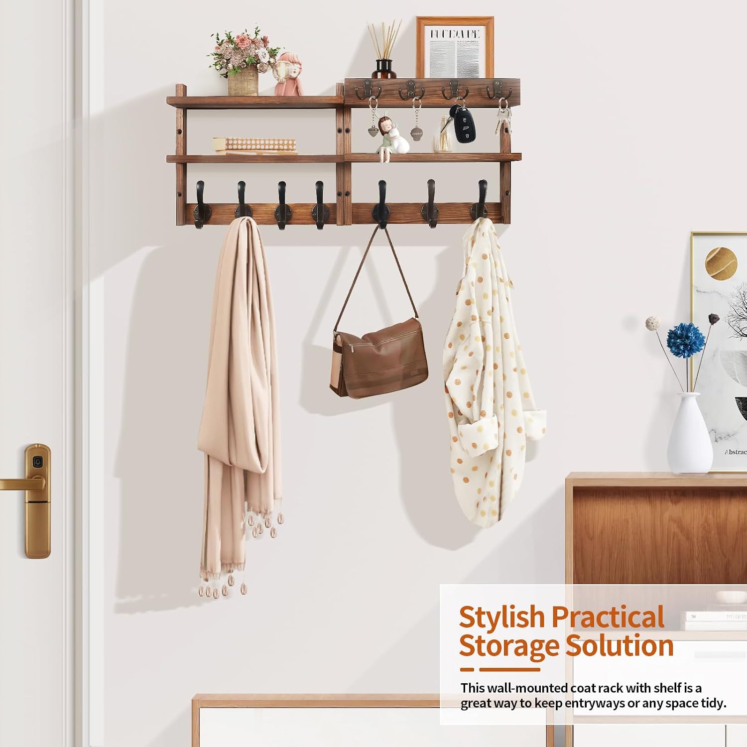 Detalle de Pine Wall-Mounted Coat Rack with Shelf