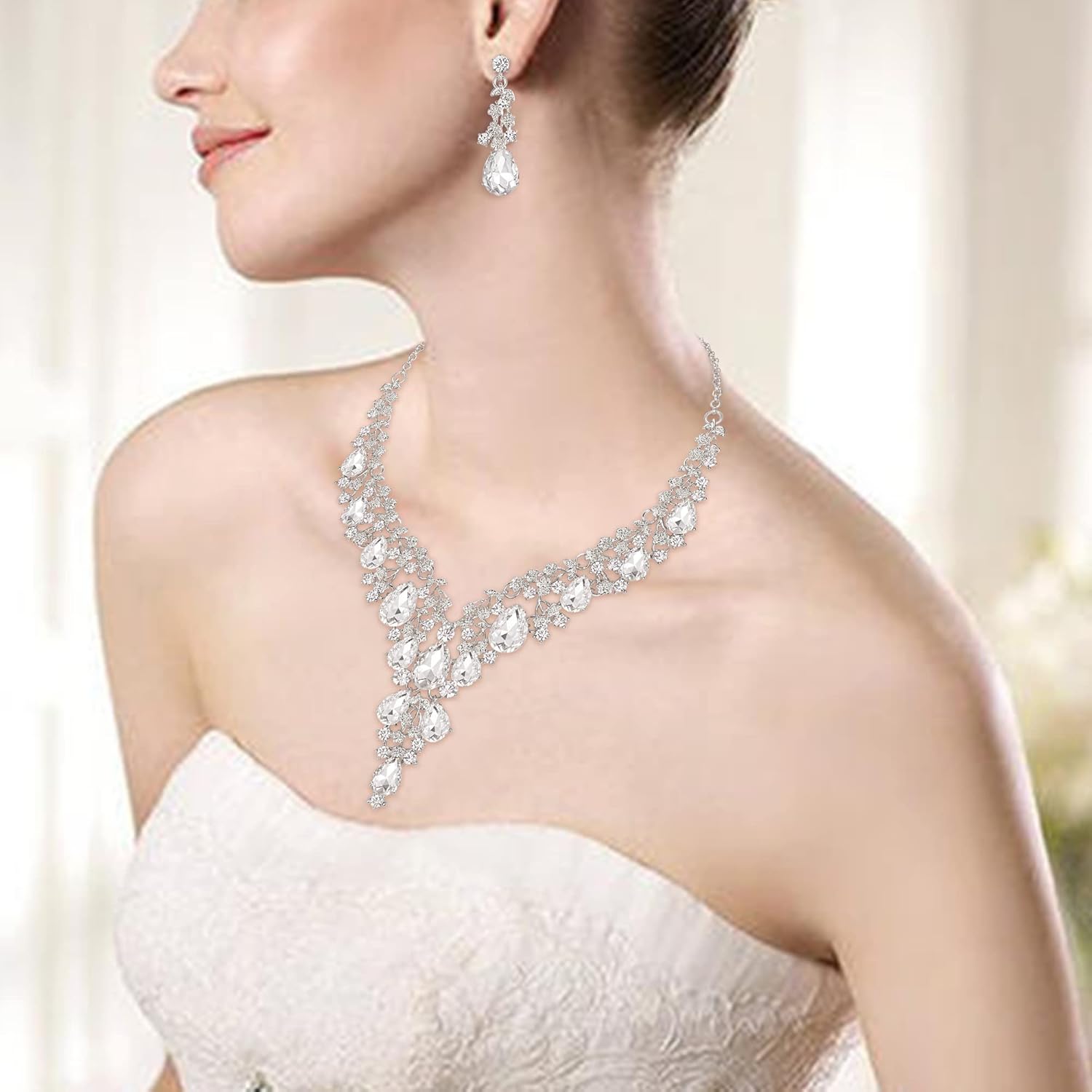 Thumbnail 2 de Parure bijoux de mariage Clearine : collier, boucles d’oreilles et bracelet en cristal “Fleur” ton argent