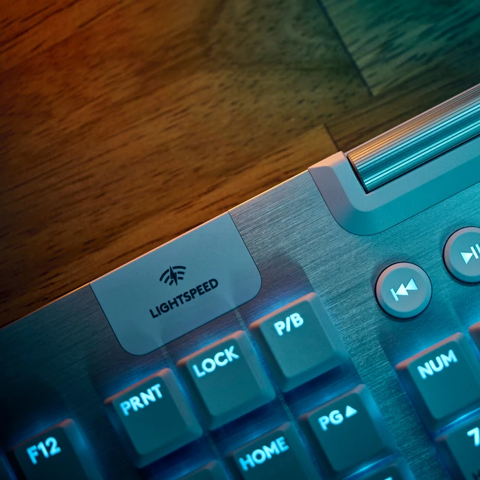 Detalle 2 de Logitech G915 X Lightspeed Wireless Gaming-Tastatur Weiß Qwertz
