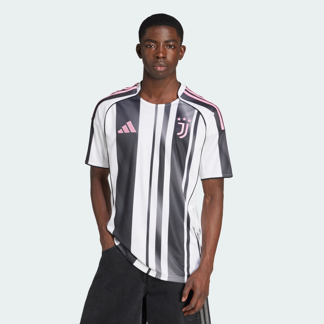 Detalle de Camiseta Juventus primera equipación 25/26