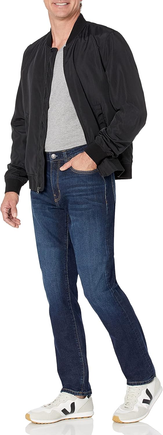 Thumbnail 3 de Amazon Essentials Men’s Athletic-Fit Stretch Jeans (Discontinued Colours)