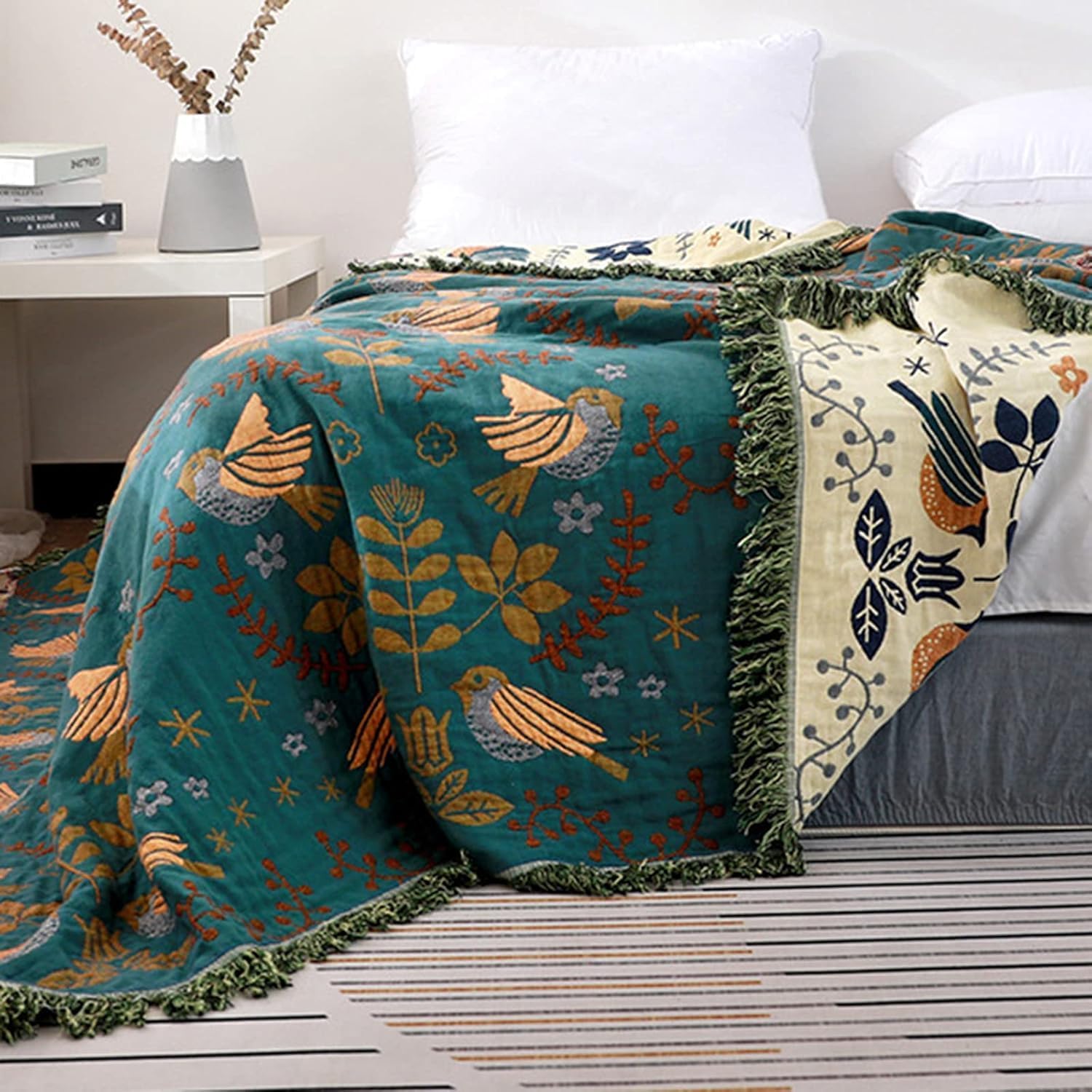 Detalle de HOORDRY 150 x 200 cm Cotton Bed Throw with Tassels – Reversible Boho Blanket for Sofa or Bed (Green/White)