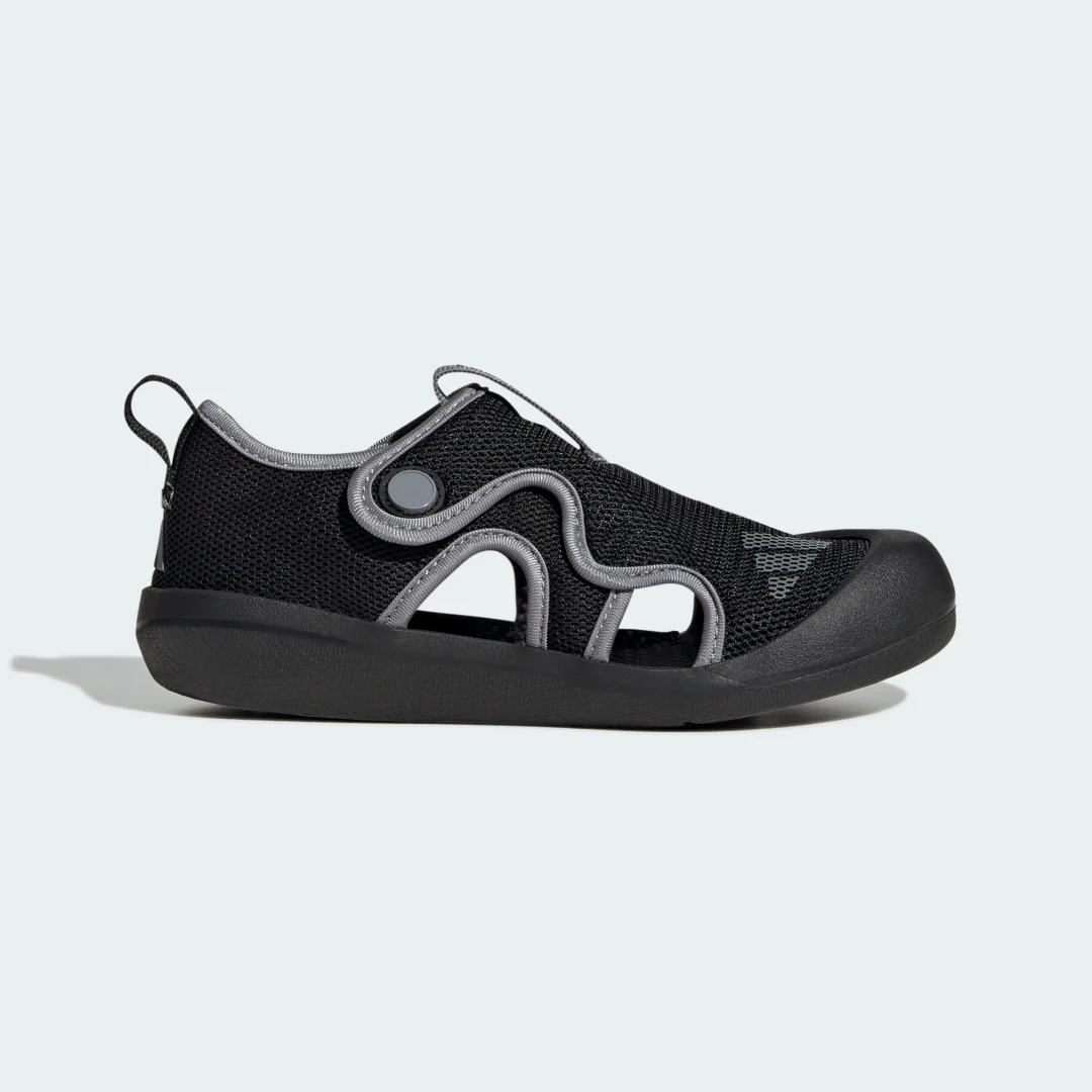 Detalle de Sandalia Altaventure 3.0 de Adidas – comodidad y estilo urbano en negro