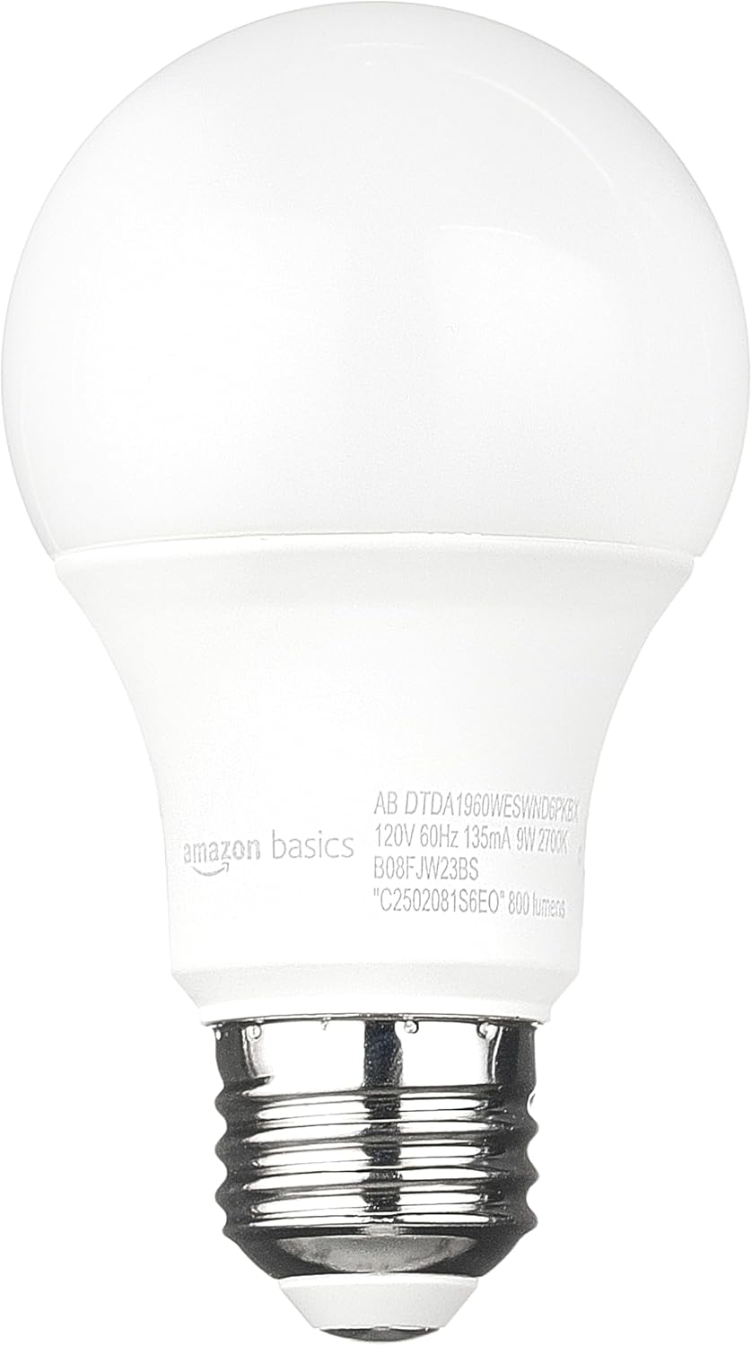 Detalle 2 de Amazon Basics A19 Dusk-to-Dawn LED Bulb 9W
