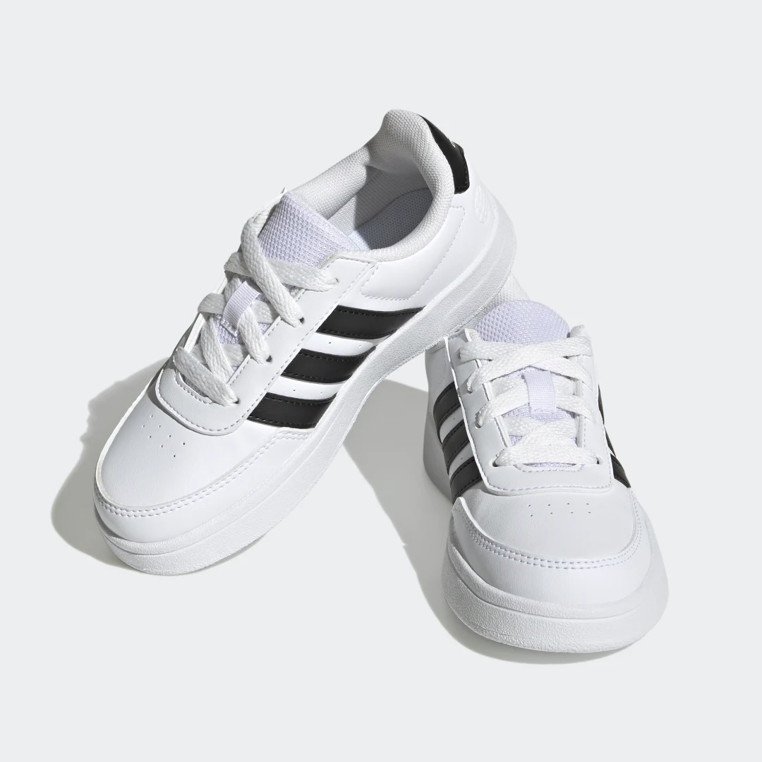 Detalle 2 de Adidas Breaknet Lifestyle Court Lace: versatilidad urbana en blanco