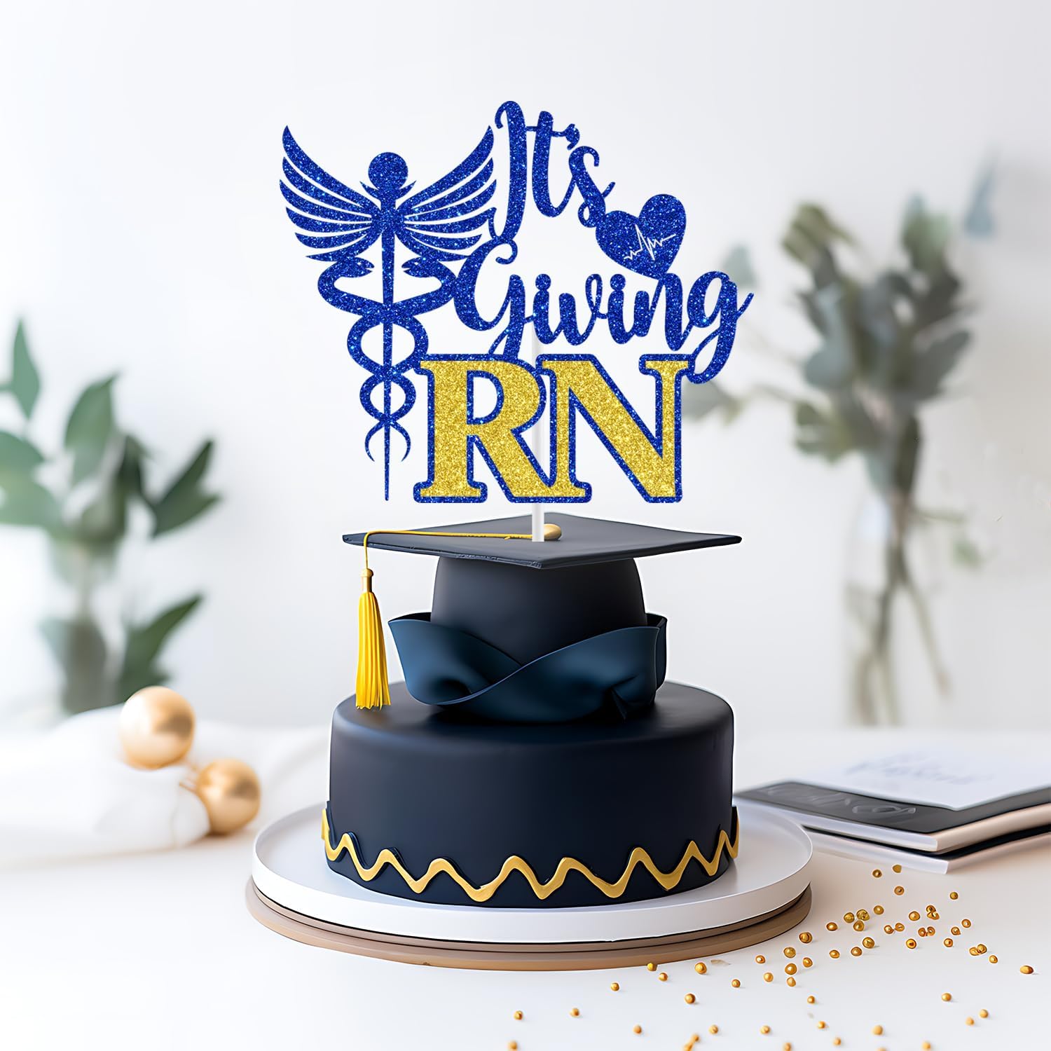 Thumbnail 3 de It's Giving RN Cake Topper, Paper