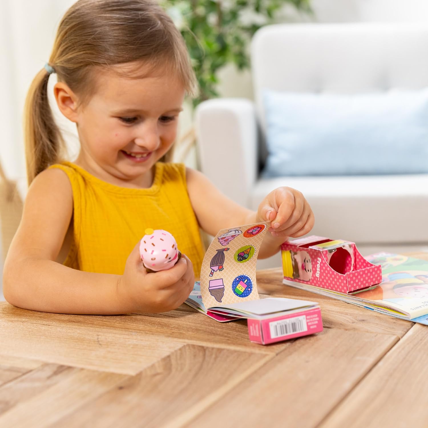 Thumbnail 6 de Melissa & Doug Sticker WOW ice cream bundle