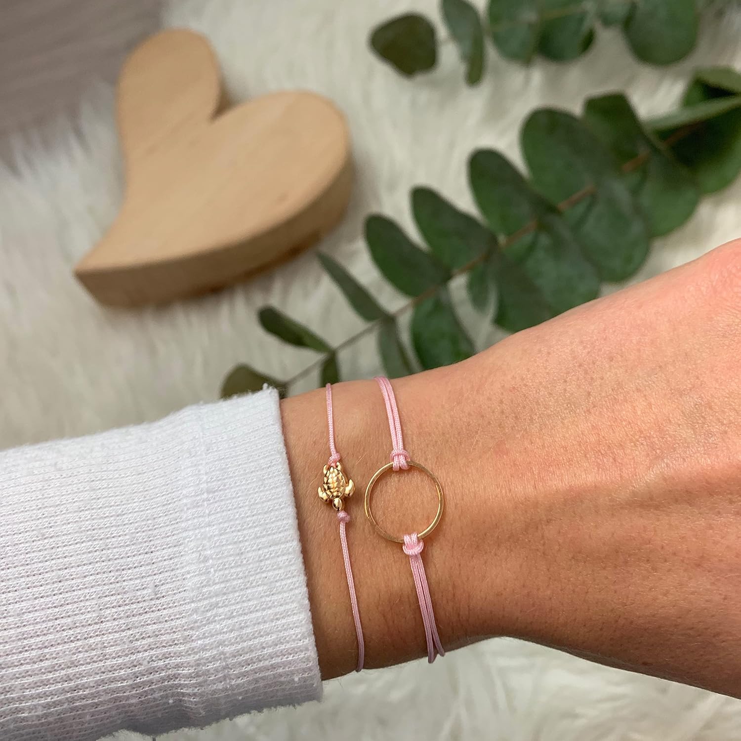 Detalle de Selfmade Jewelry Armband Damen Roségold Kreis – handgemacht, größenverstellbar, inkl. Geschenkverpackung