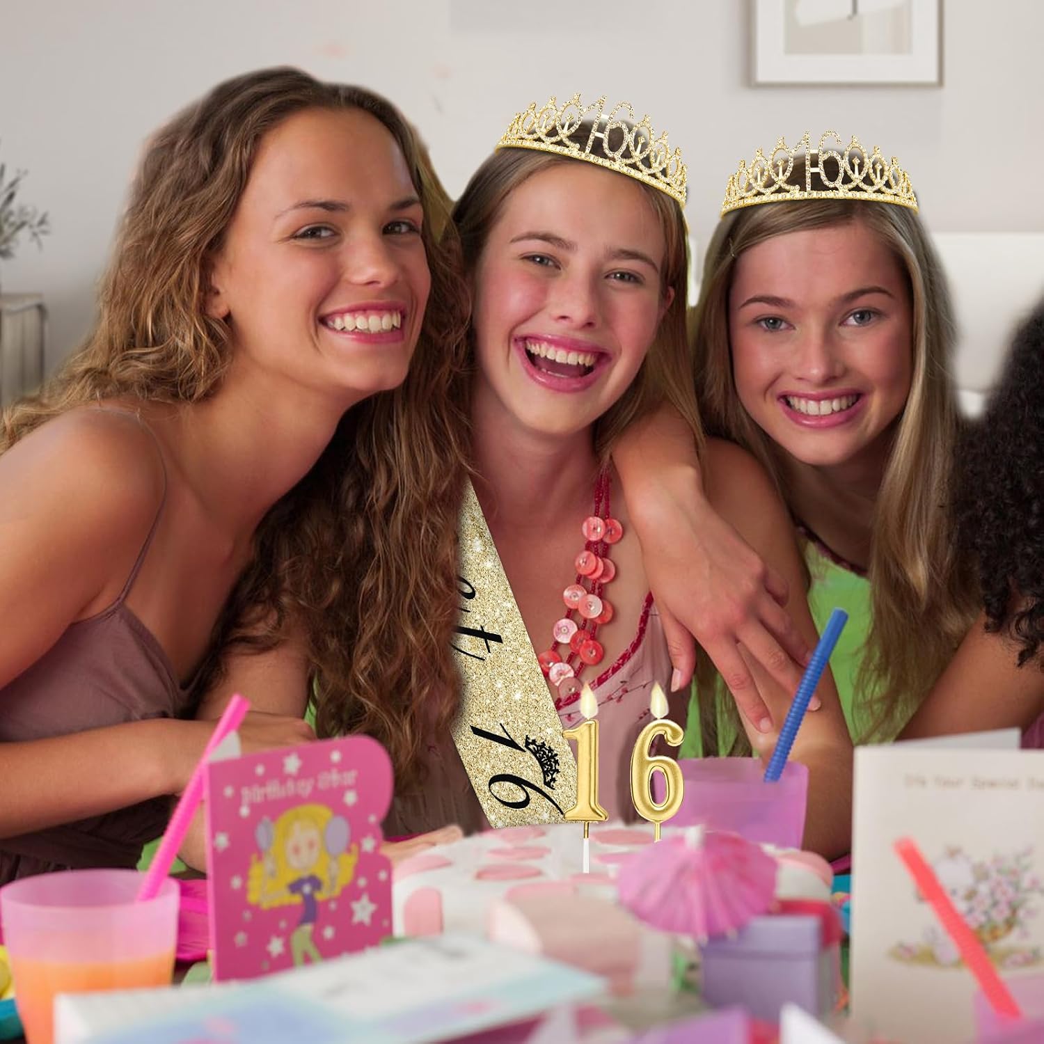 Detalle 2 de Amosking Sweet 16 birthday decorations set with 16 sash, tiara and gold number 16 candles