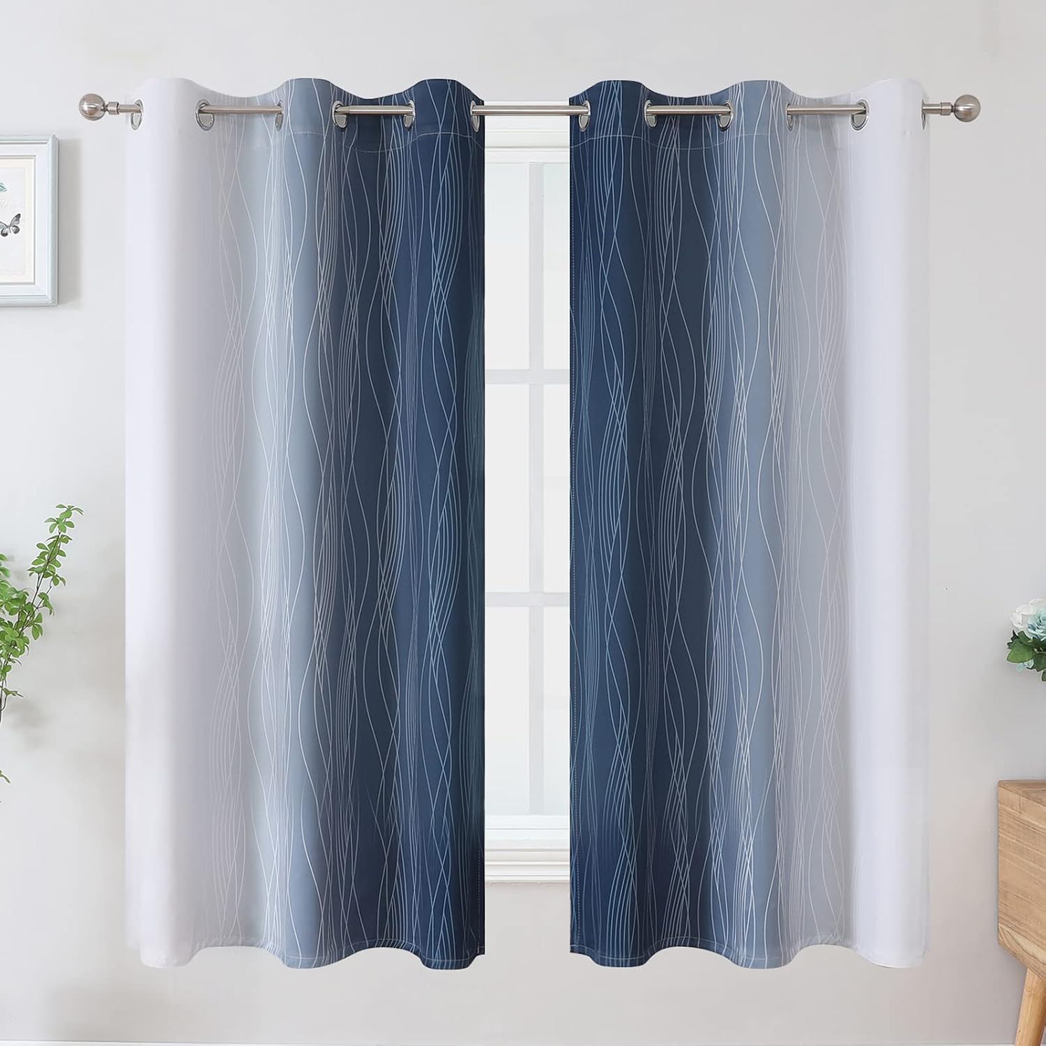 Detalle 2 de Estelar Textiler Ombre Blackout Curtains, Navy Blue & Greyish White, 42 x 63-Inch, 2 Panels