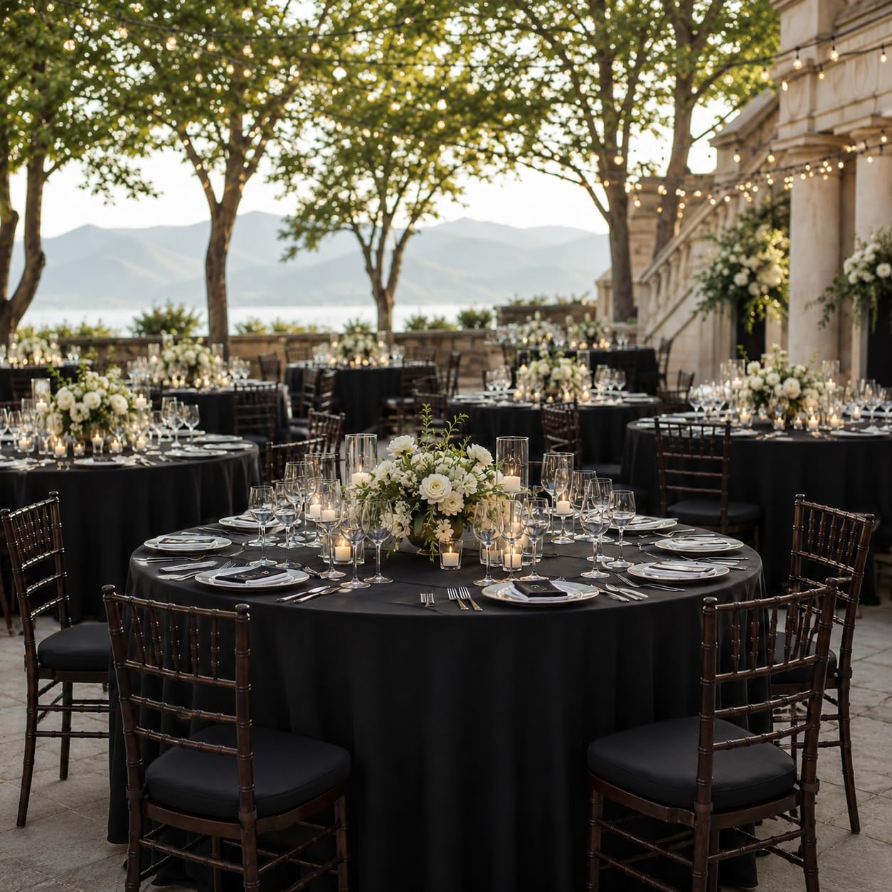 Detalle de Surmente 120" Round Tablecloths - 5-Pack, Black | Polyester Coverage for Weddings, Parties, and Banquets