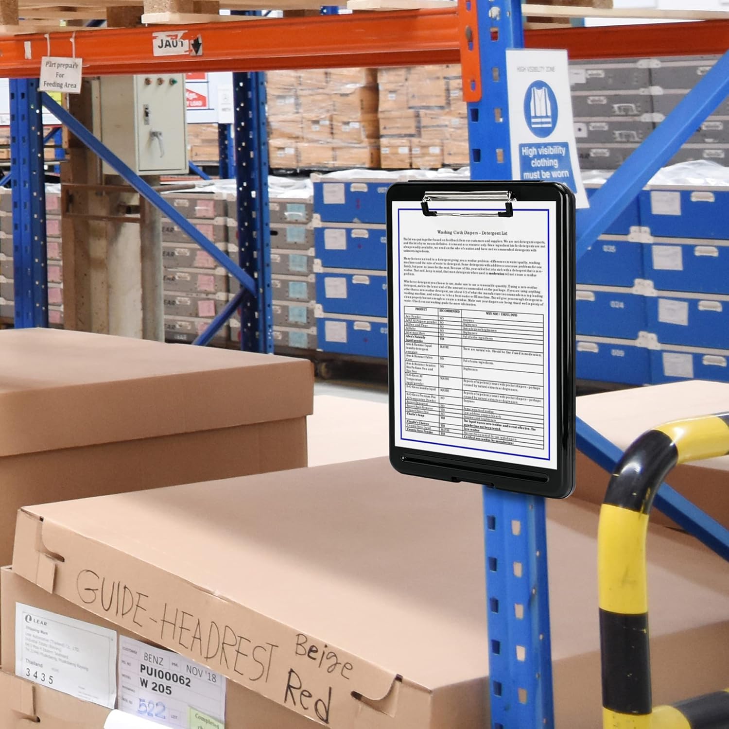 Detalle 2 de Amazon Basics Kunststoff-Klemmbrett mit Ablage, Schwarz – 2 Stück