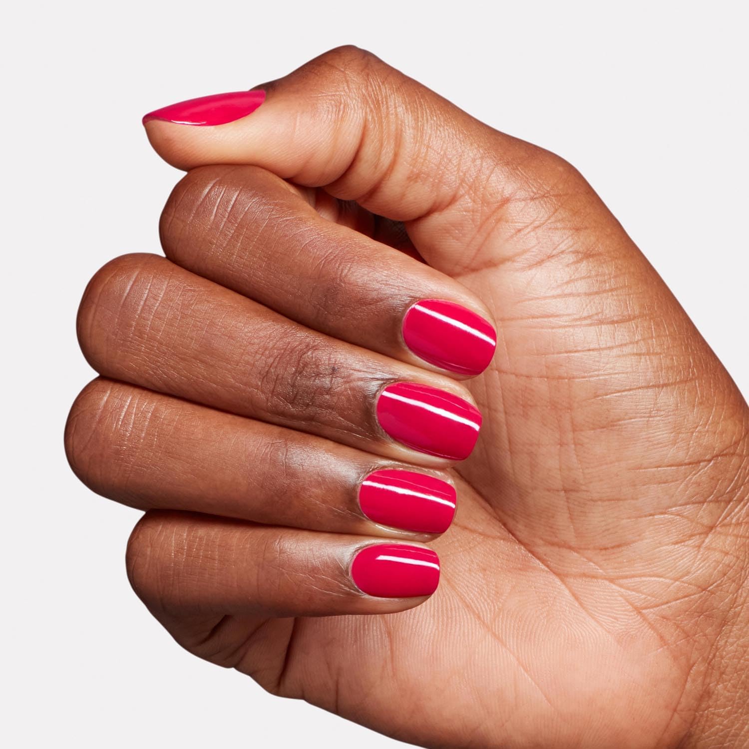 Thumbnail 3 de OPI Nature Strong Rosso smalto vegano con finitura brillante, durata fino a 7 giorni (15 ml)