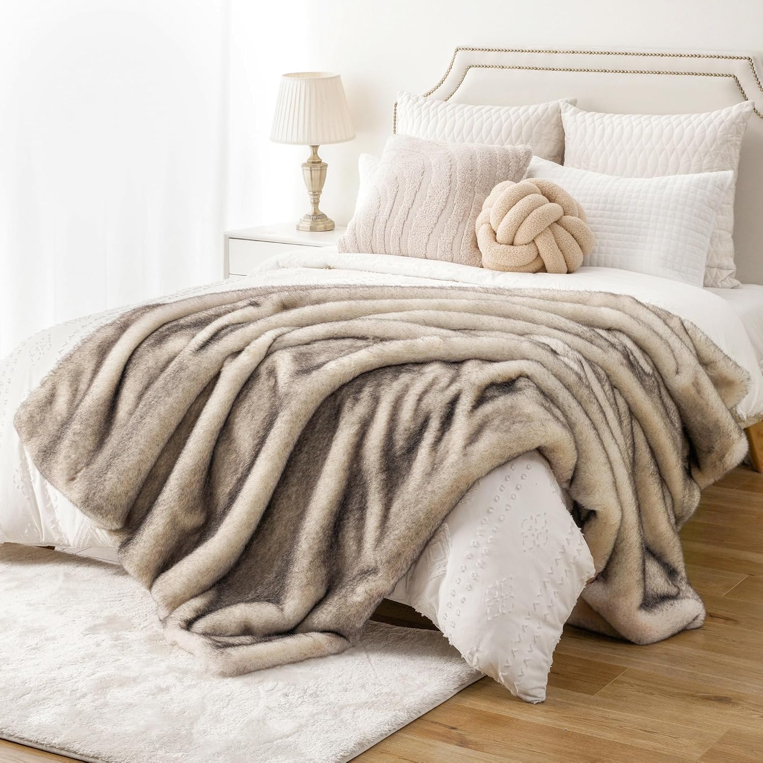 Thumbnail 2 de BATTILO HOME Cream Faux Fur Throw 150x200cm