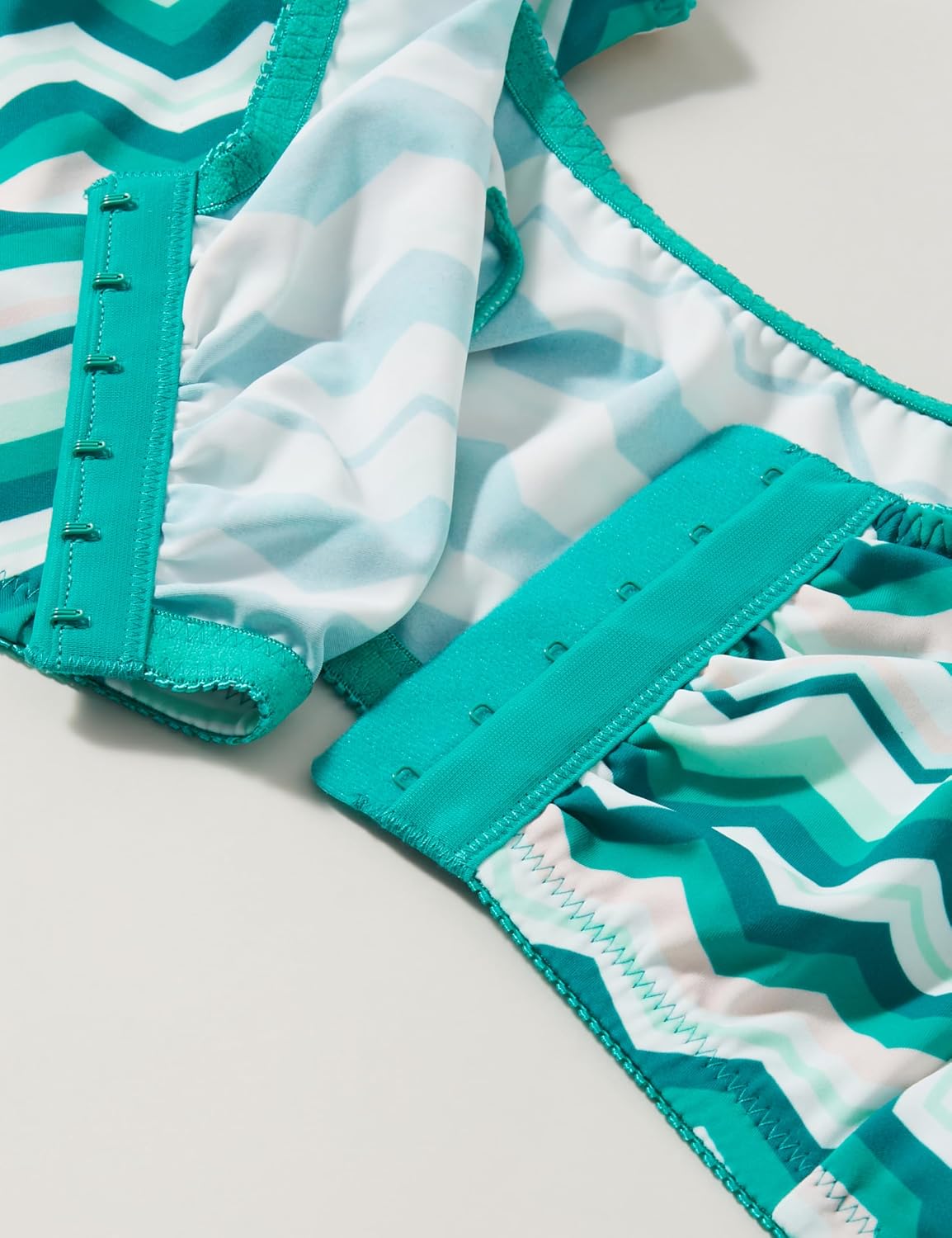 Detalle 2 de Ulla Popken Bustier 2er-Pack Großgrößen – Zackenmuster & Uni, Vorderverschluss, Still-BH geeignet