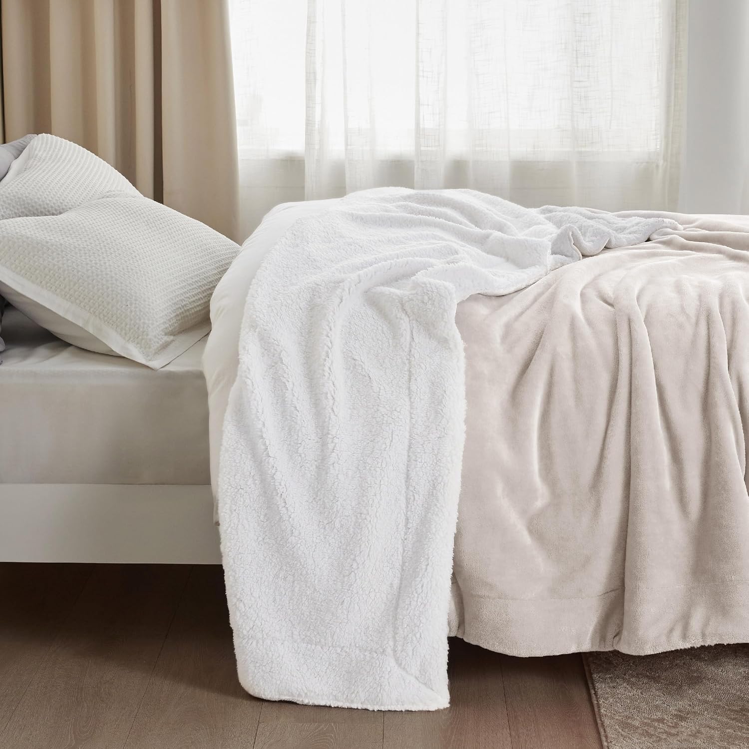Detalle 1 de BEDSURE Kuscheldecke 130×150 cm – Sherpa Wohndecke 🛋