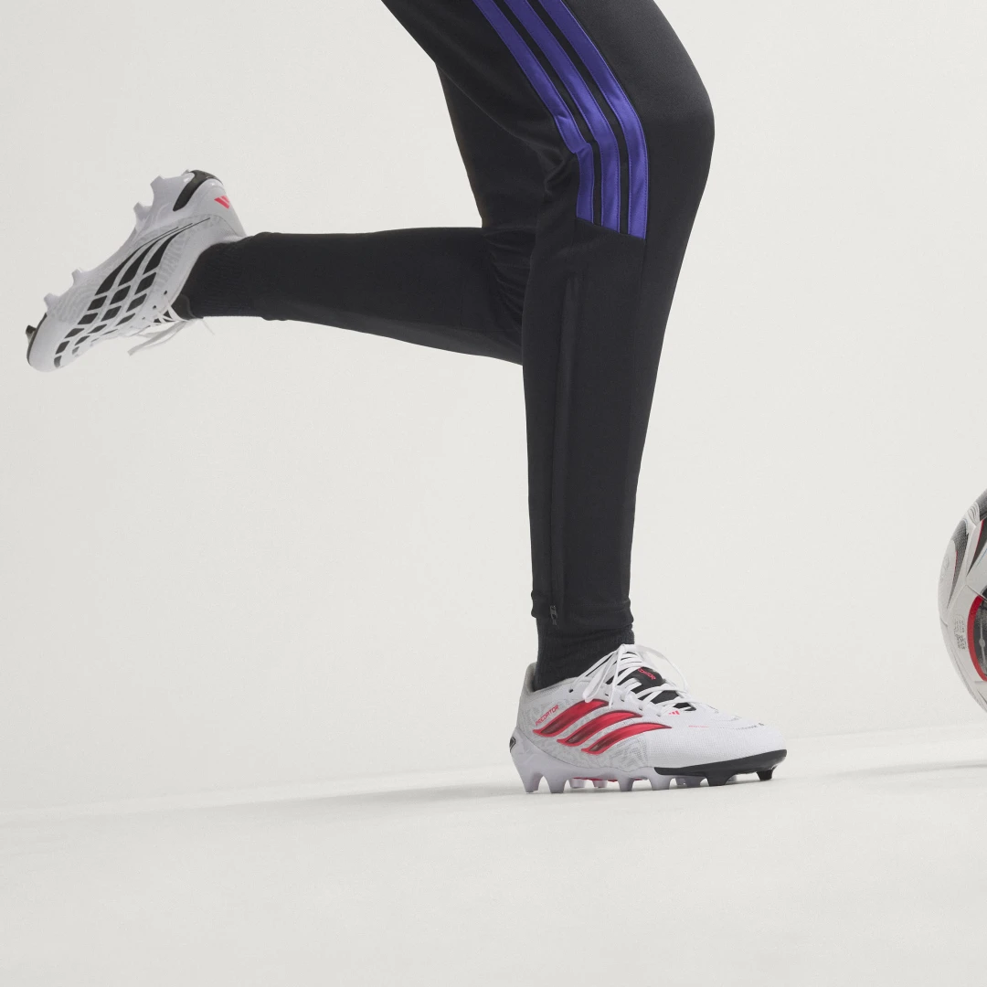 Detalle de Adidas Predator League: bota de fútbol para césped natural seco