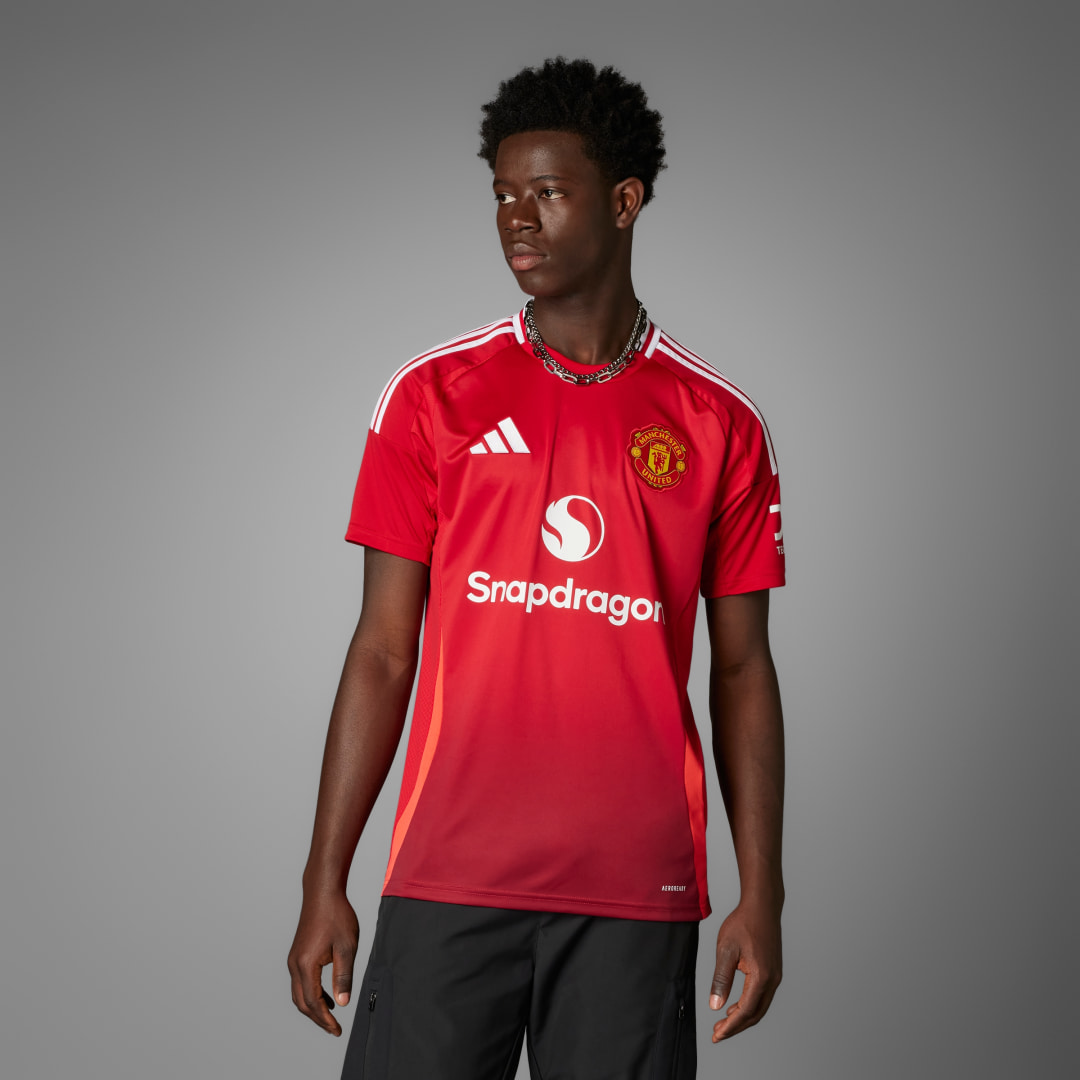 Detalle de Camiseta primera equipación Manchester United 24/25 de Adidas