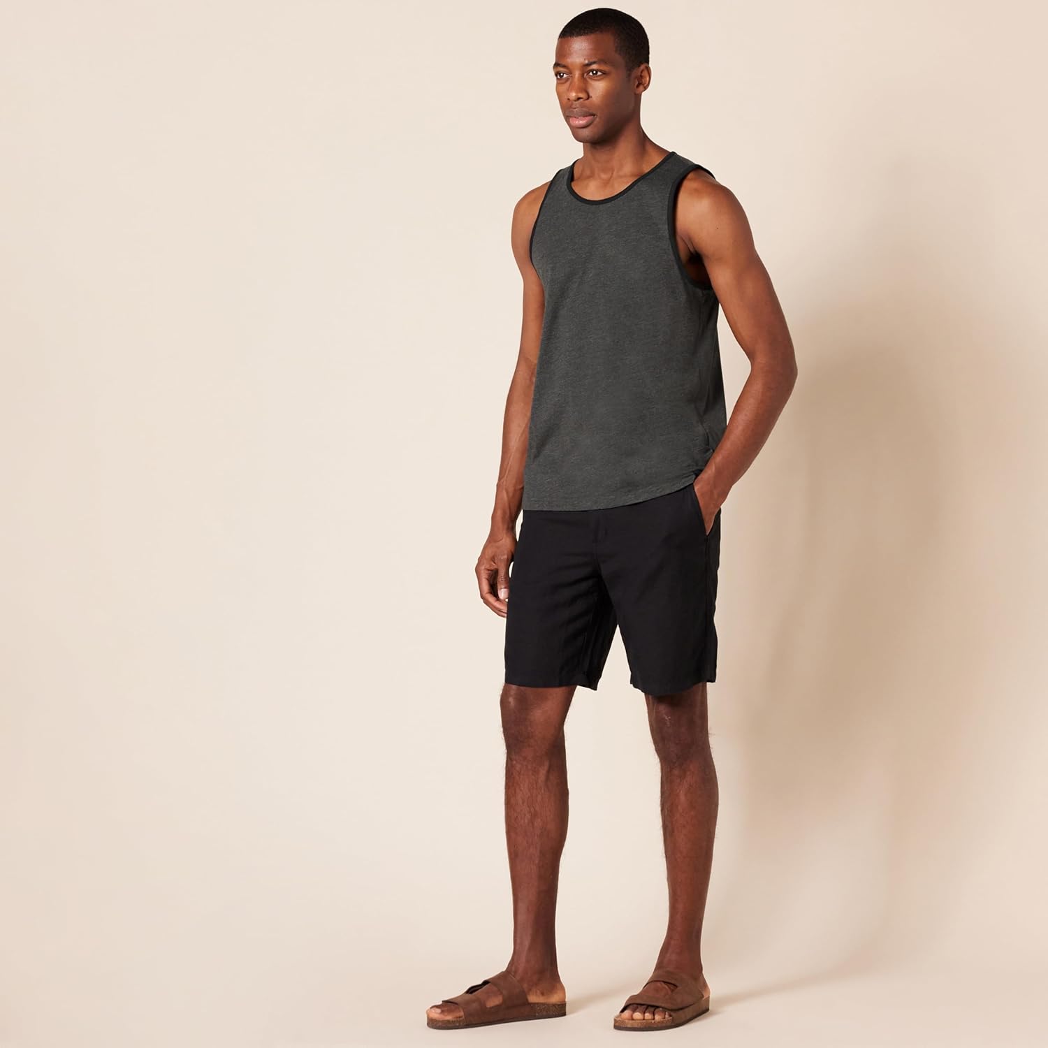 Thumbnail 4 de Amazon Essentials Men's Regular-Fit Vest