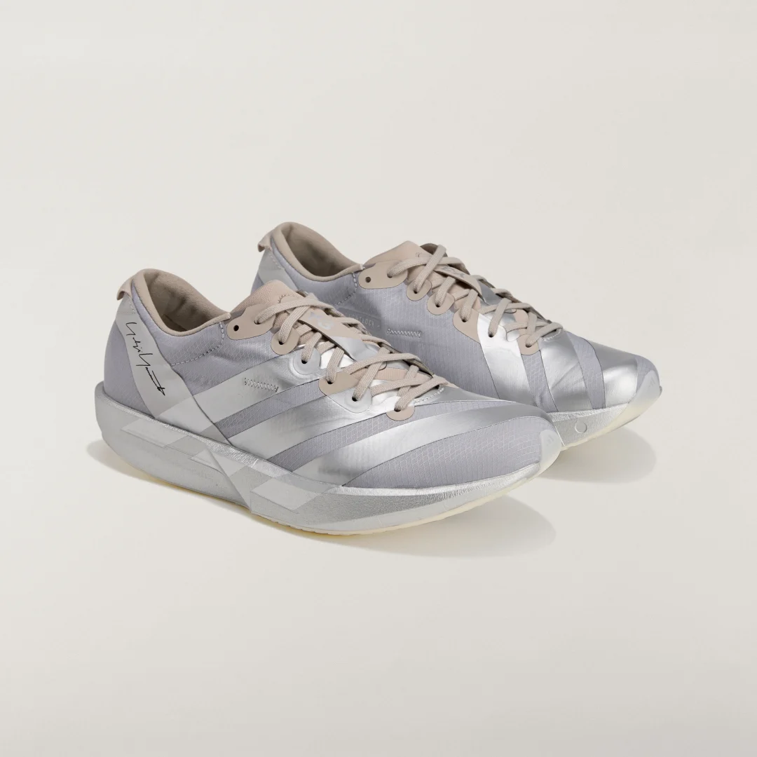 Detalle 2 de Zapatilla Y-3 ADIOS 9 de Adidas: estética futurista y sensación de ligereza en cada paso