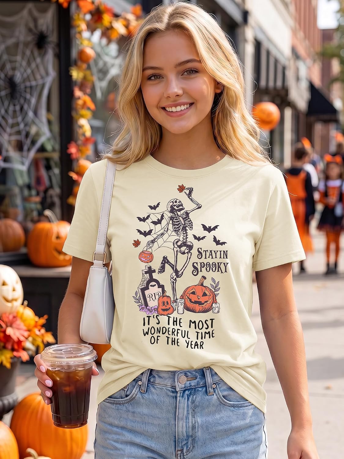 Detalle 2 de Zellea Halloween T-Shirt for Women with Ghost, Pumpkin, Witch and Skeleton Graphics