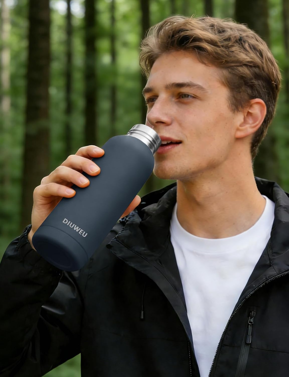 Detalle 2 de DIUWEU Stainless Steel Water Bottle 750ml
