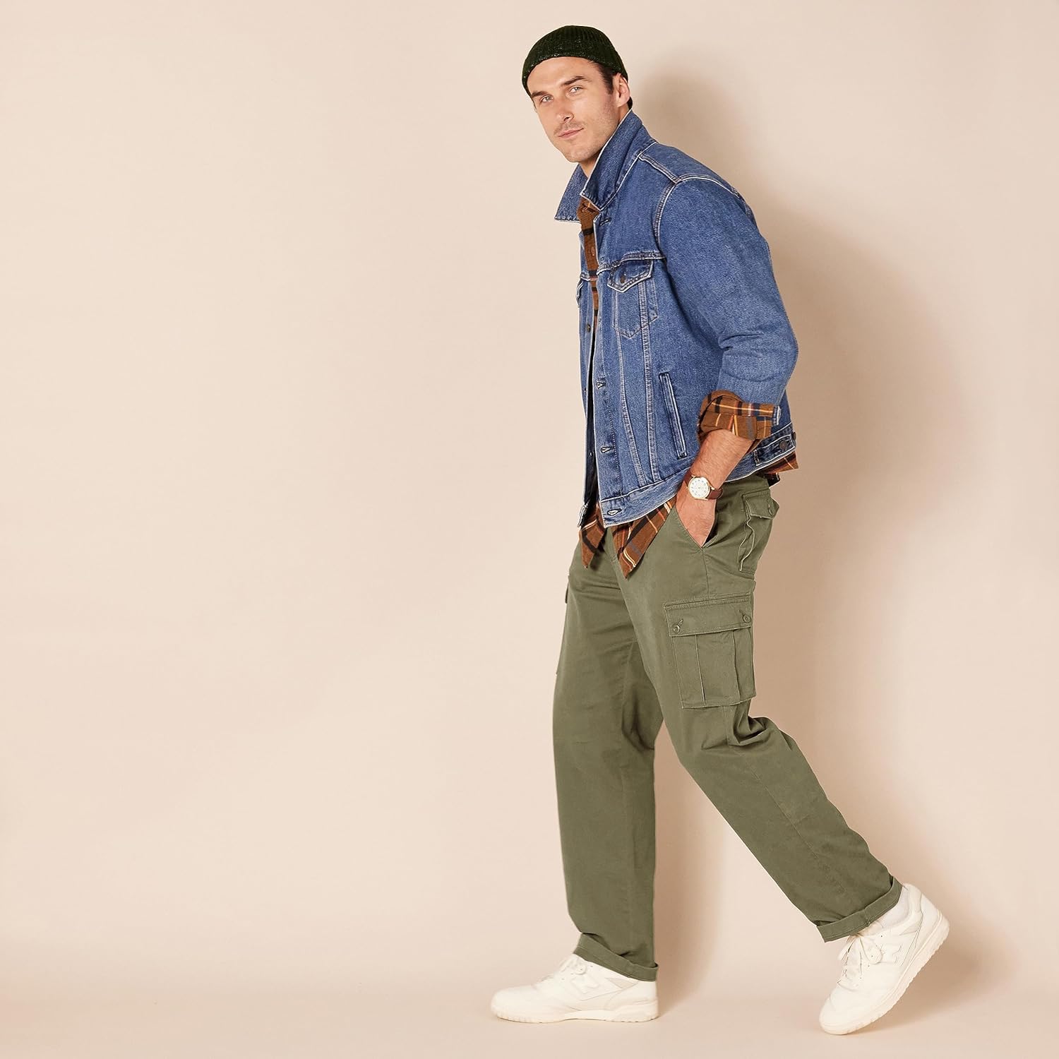 Thumbnail 6 de Amazon Essentials Men’s Straight Fit Stretch Cargo Work Trousers (Big & Tall)