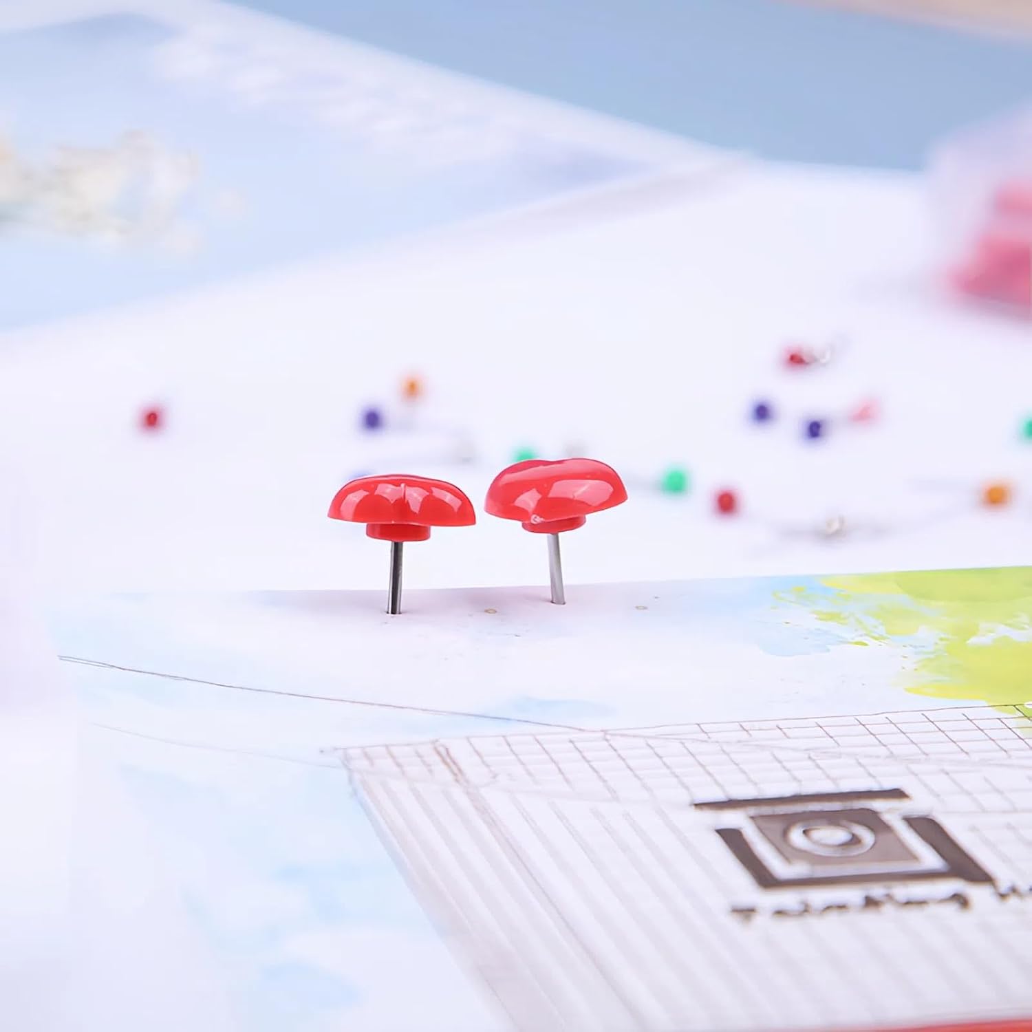 Detalle 2 de Heart-Shaped Push Pins, 100-Piece Set