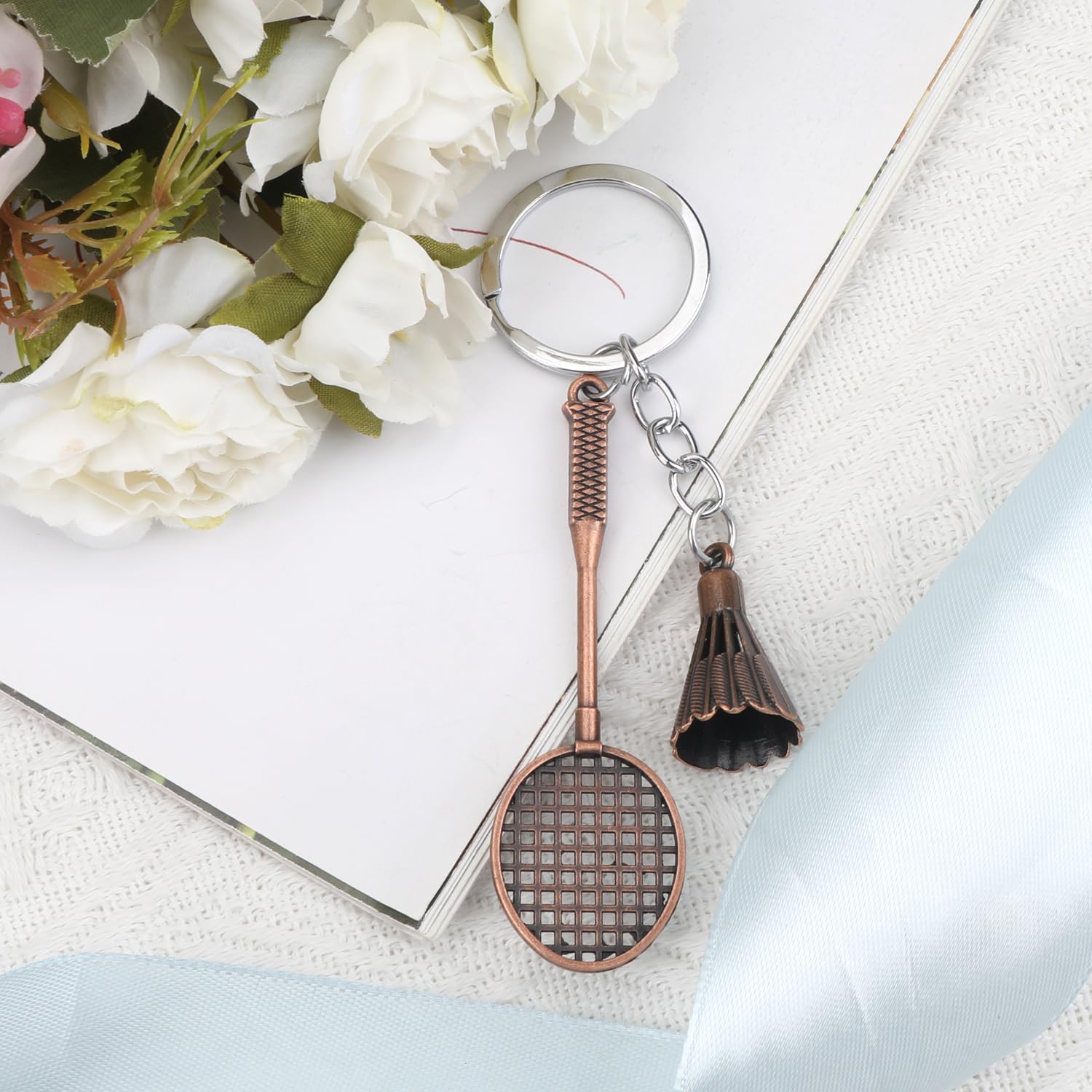 Detalle 2 de OBEISN Badminton-Schlüsselanhänger aus Metall – sportlicher Schlüsselring als lustiges Accessoire