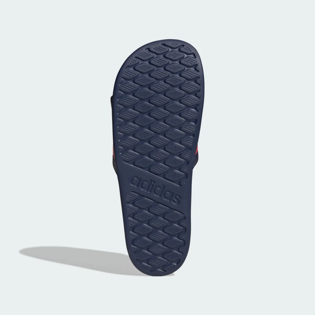 Detalle de Adilette Comfort 2.0 España de Adidas: chancla casual y cómoda para uso diario