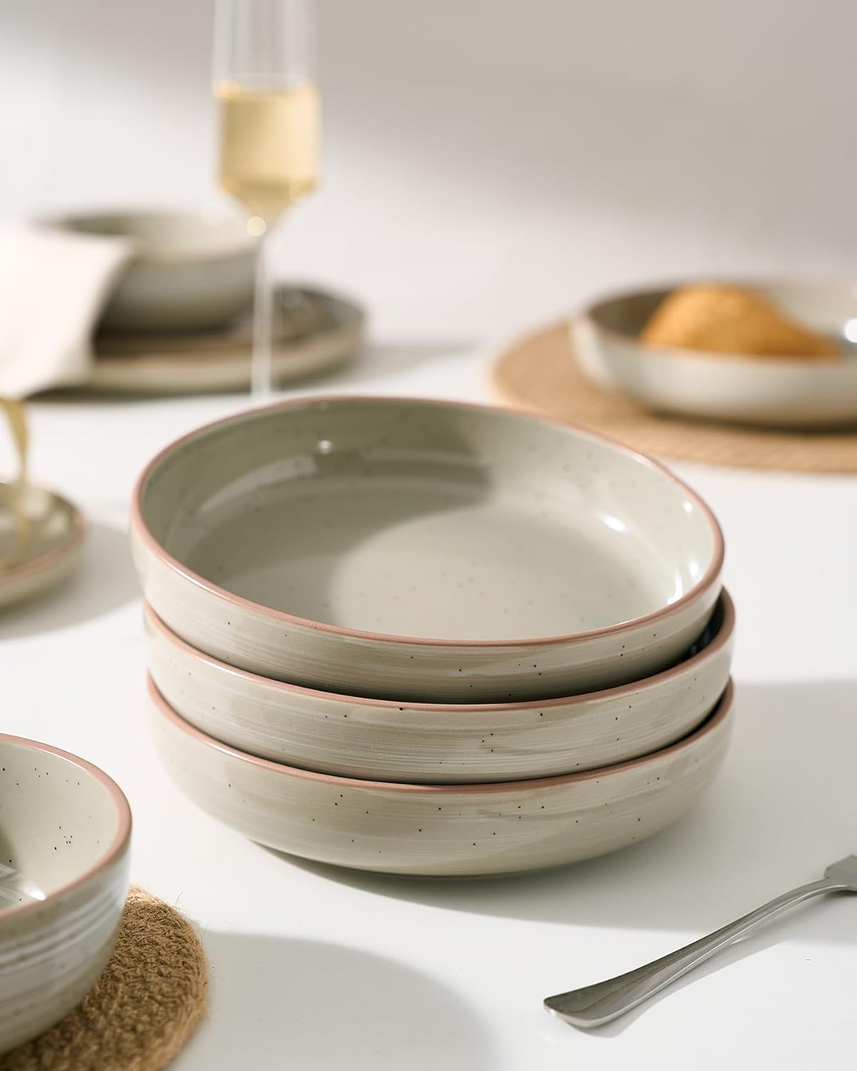 Detalle 2 de famiware Milkyway 33 oz Bowl Set (Set of 4) — double reactive glazed pasta & salad bowls, speckled green