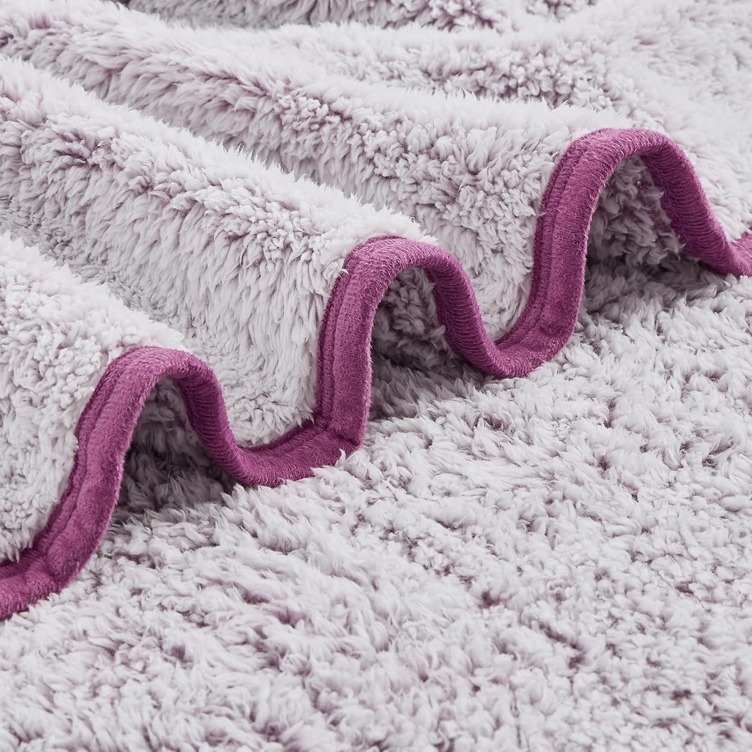 Thumbnail 3 de EMME Kuscheldecke Sherpa (152x203 cm) – wendbare Sofadecke doppelseitig, flauschig & warm, lila