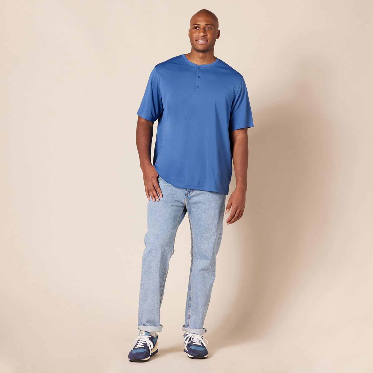Thumbnail 5 de Amazon Essentials Men’s Regular-Fit Quick-Dry Jersey Henley T-Shirt (Short Sleeve)